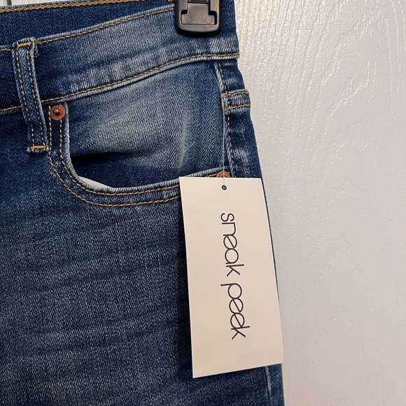 High Rise Distressed Ankle Wide  Jeans. Size Small - Picture 5 of 10